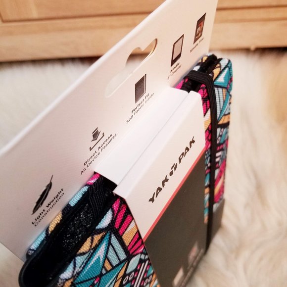 NWT Yak Pak Kindle Portfolio Case in Mosaic Print - Picture 7 of 8